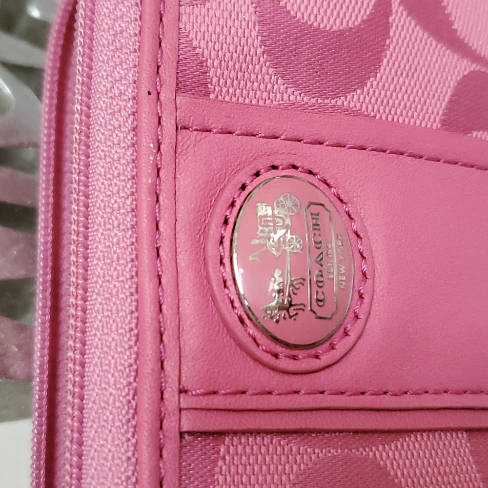 ππ COACH Pink Wrislet Wallet ππ - Picture 2 of 12